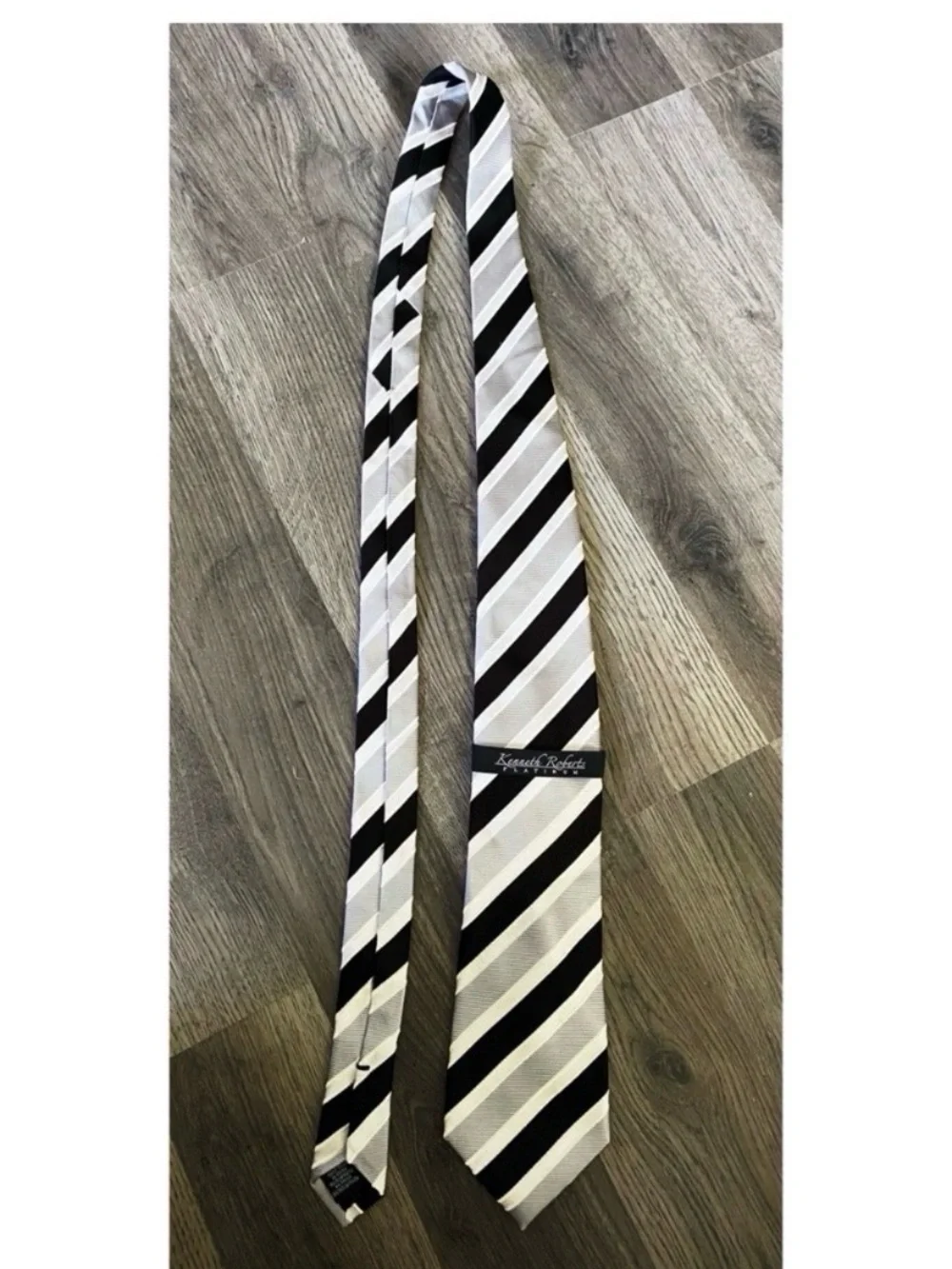 KENNETH ROBERTS Platinum Grey Striped Silk Tie